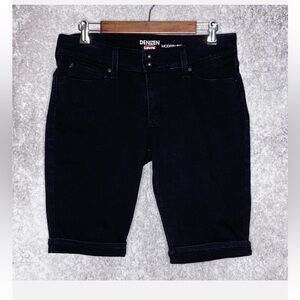Women’s skinny shorts